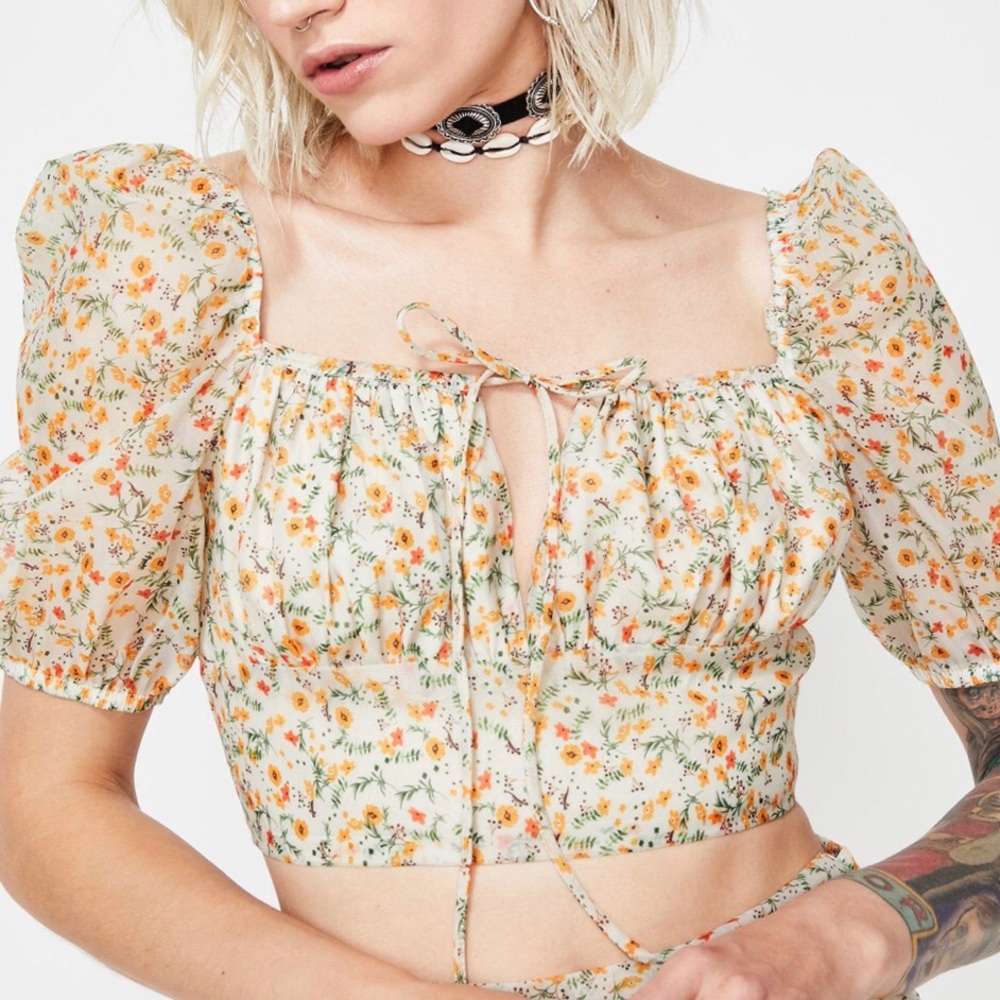 Floral puff sleeve top